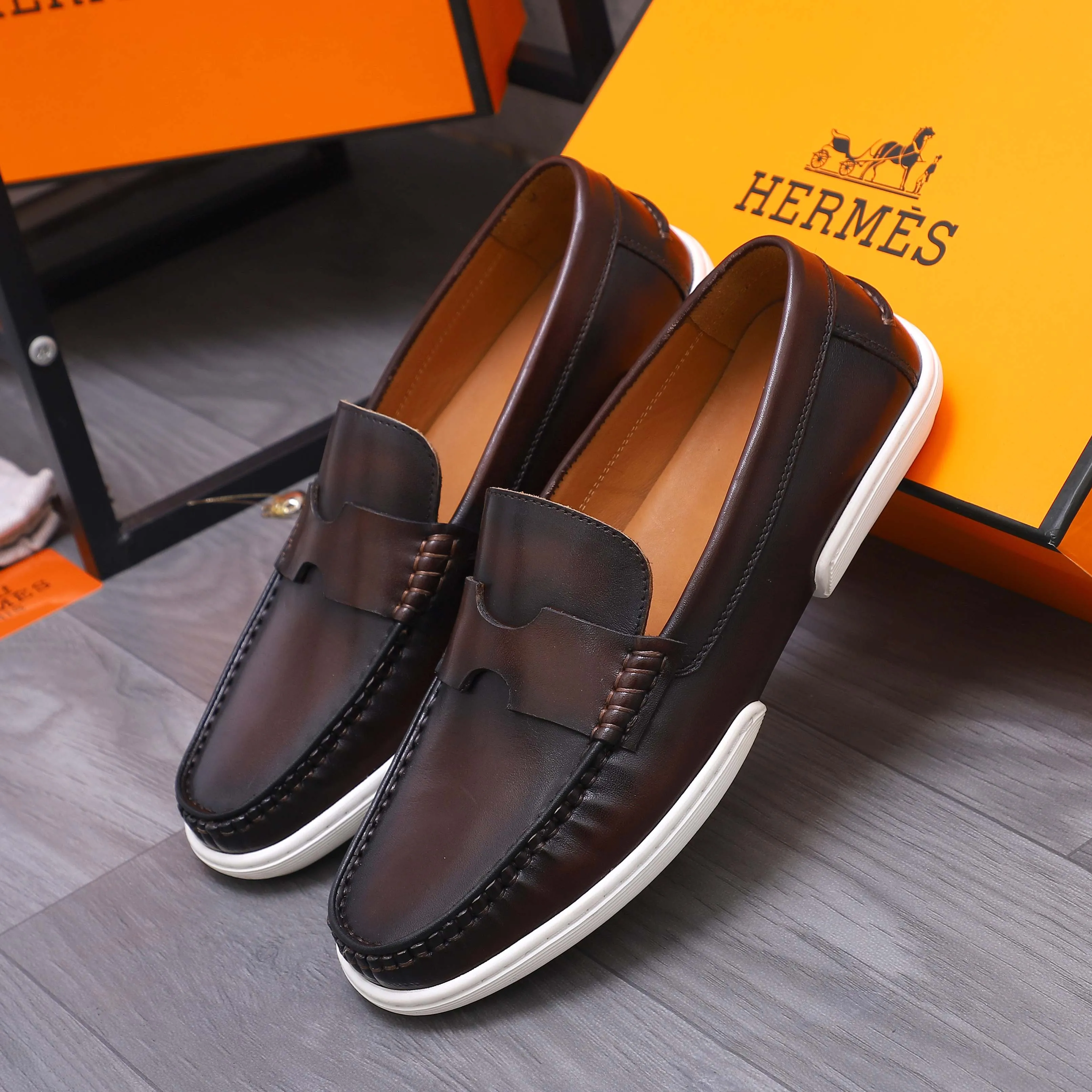 Men's shoes 💰500 Product trademark: HERMES "Hermes" casual slip-on leather shoes Regular size: 38-46 (45.46 custom-made, non-refundable) Product materials: Selected color-brushed cowhide upper, cowhide lining, original outsole